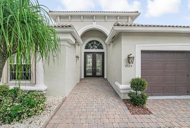 6525 MURANO Way, Lake Worth FL 33467 - Lake Worth, FL - Photo 2