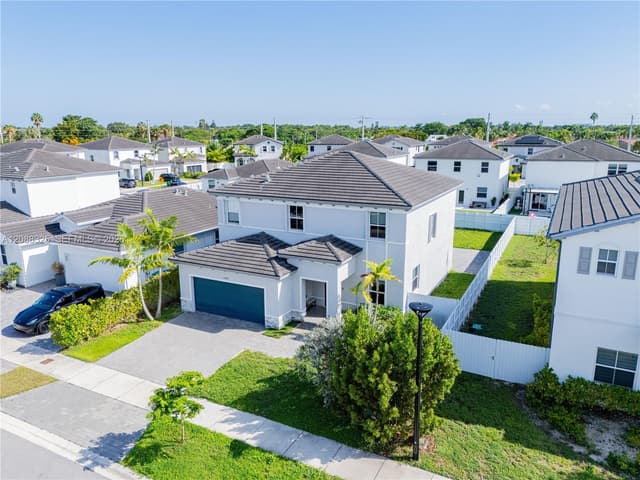 12740 SW 214th Ter, Miami FL 33177 - Miami, FL - Photo 2