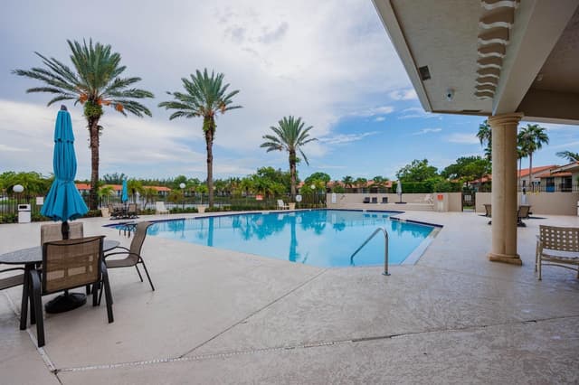 1524 Lake Crystal Drive, Royal Palm Beach FL 33411 - Royal Palm Beach, FL - Photo 2