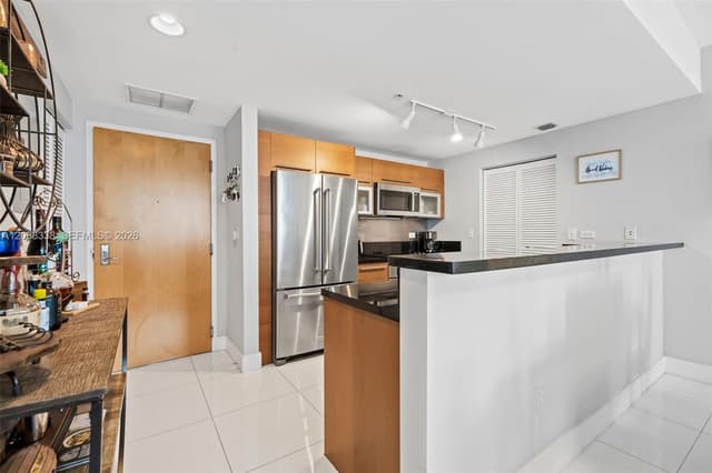 253 NE 2nd St # 2501, Miami FL 33132 - Miami, FL - Photo 4
