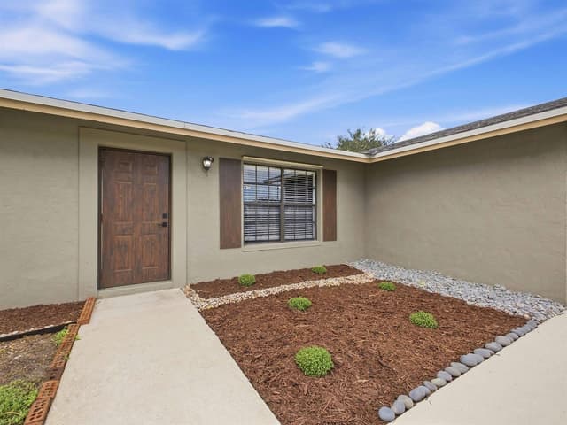 234 La Mancha Avenue, Royal Palm Beach FL 33411 - Royal Palm Beach, FL - Photo 3