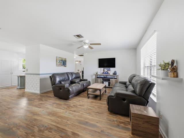 234 La Mancha Avenue, Royal Palm Beach FL 33411 - Royal Palm Beach, FL - Photo 5