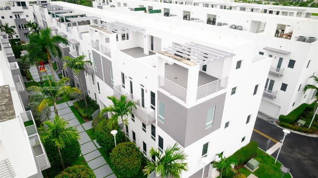 9165 NW 33rd St # 9165, Doral FL 33172 - Doral, FL - Photo 2