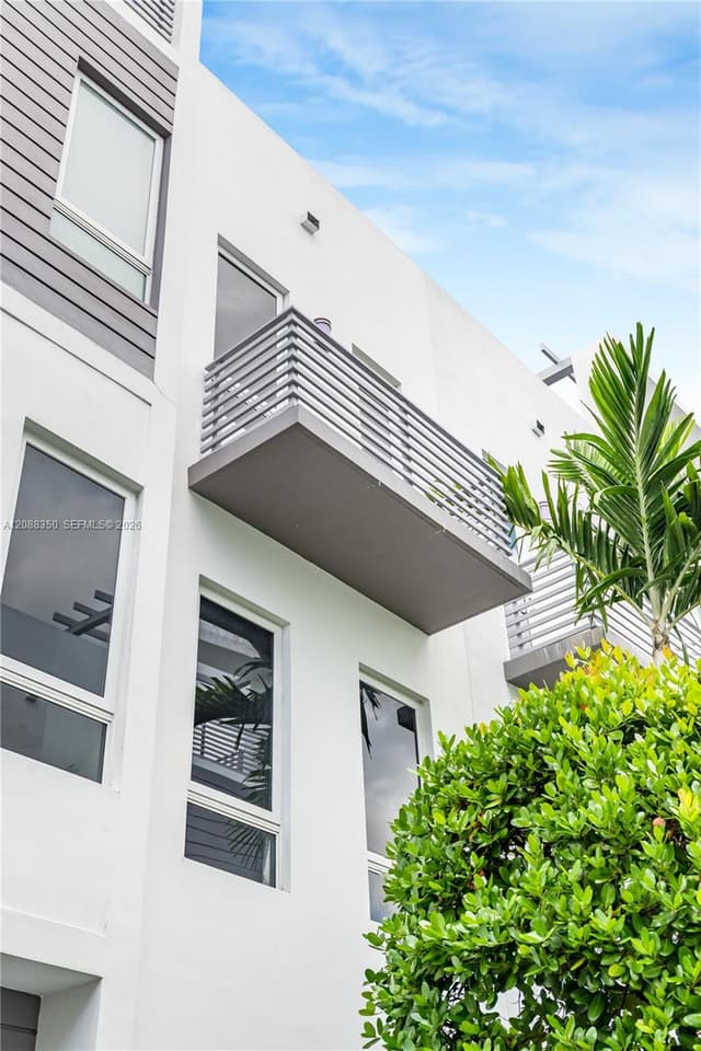 9165 NW 33rd St # 9165, Doral FL 33172 - Doral, FL - Photo 7