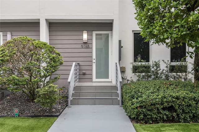 9165 NW 33rd St # 9165, Doral FL 33172 - Doral, FL - Photo 3