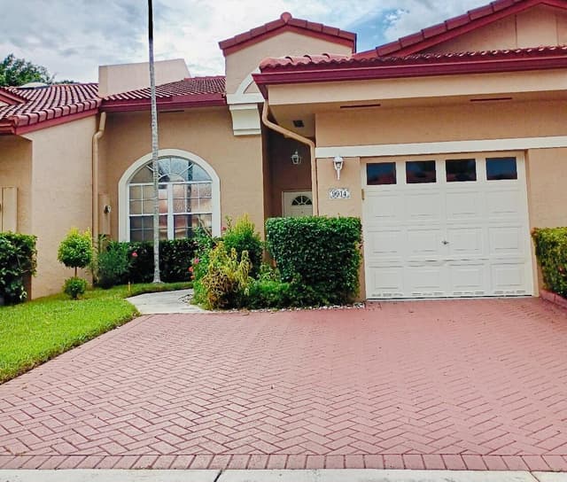9914 E MALVERN Drive # 9914, Tamarac FL 33321 - Tamarac, FL - Photo 2