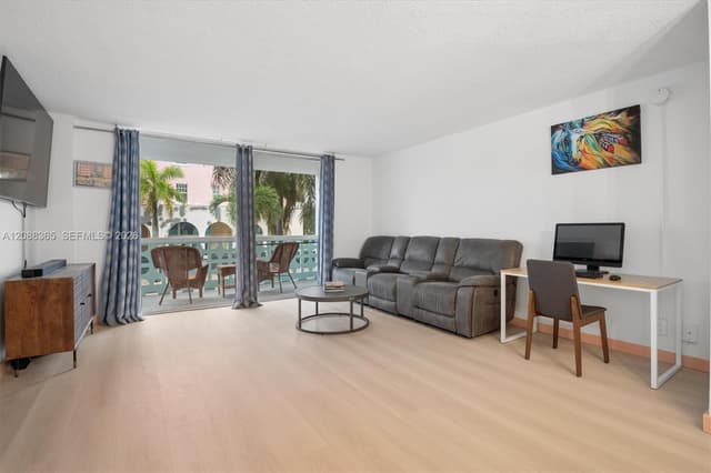 1 N Golfview Rd # 201, Lake Worth FL 33460 - Lake Worth, FL - Photo 2