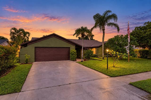 5104 Candlewood Court, Lake Worth FL 33467 - Lake Worth, FL - Photo 2
