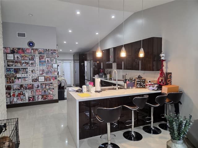 9085 NW 117th St, Hialeah Gardens FL 33018 - Hialeah Gardens, FL - Photo 5