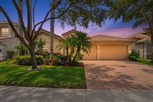 8855 Starhaven Cove, Boynton Beach FL 33473 - Boynton Beach, FL - Photo 2