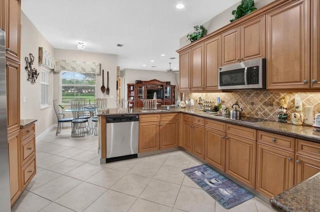 8855 Starhaven Cove, Boynton Beach FL 33473 - Boynton Beach, FL - Photo 6