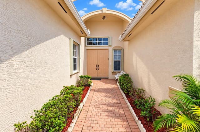 8855 Starhaven Cove, Boynton Beach FL 33473 - Boynton Beach, FL - Photo 3