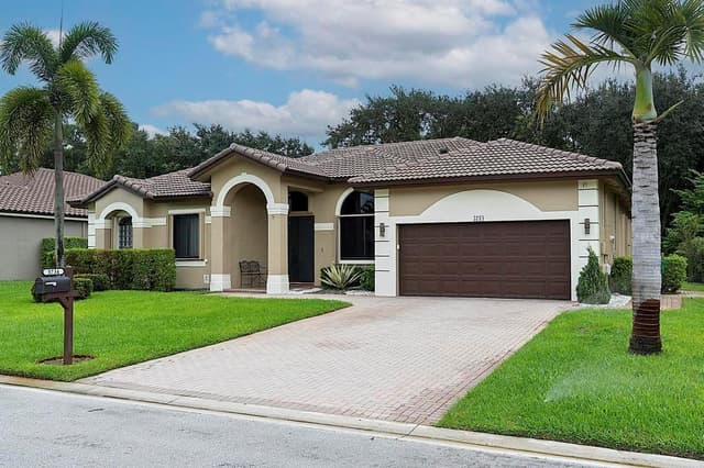 5734 NW 50th Drive, Coral Springs FL 33067 - Coral Springs, FL - Photo 3