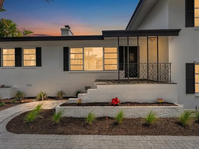 702 S RIVERSIDE Drive, Pompano Beach FL 33062 - Pompano Beach, FL - Photo 2