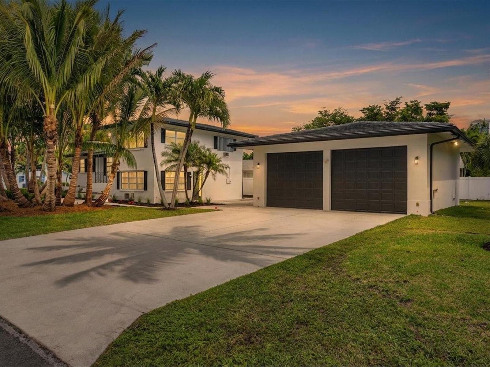 702 S RIVERSIDE Drive, Pompano Beach FL 33062 - Pompano Beach, FL - Photo 1