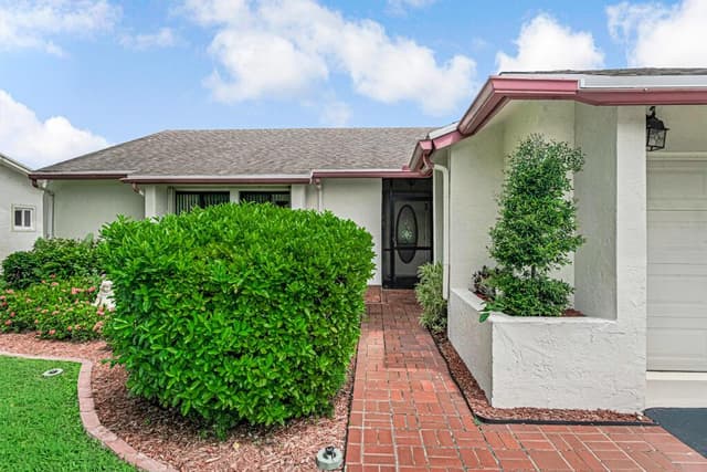 10301 GREENBRIAR Court, Boca Raton FL 33498 - Boca Raton, FL - Photo 5