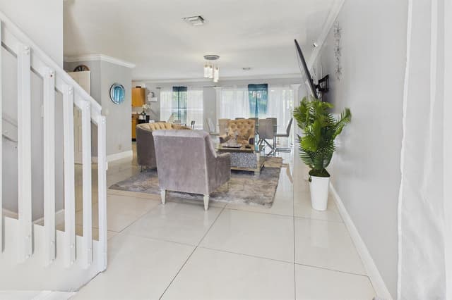 657 PERDIDO HEIGHTS Drive, FL 33413 - Photo 5