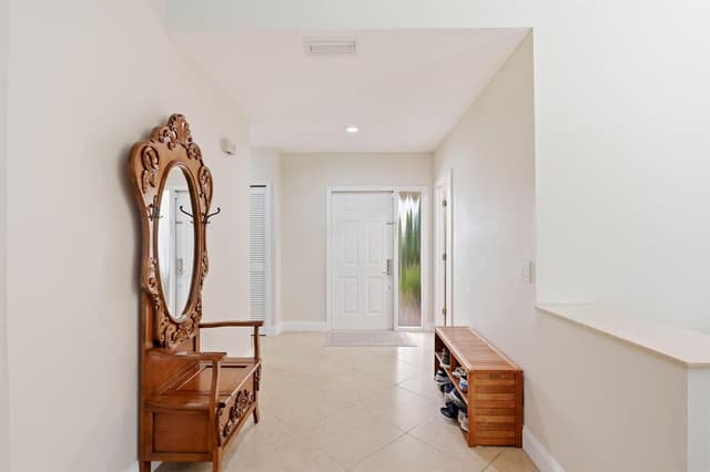 435 MOHAWK Lane, Boca Raton FL 33487 - Boca Raton, FL - Photo 5