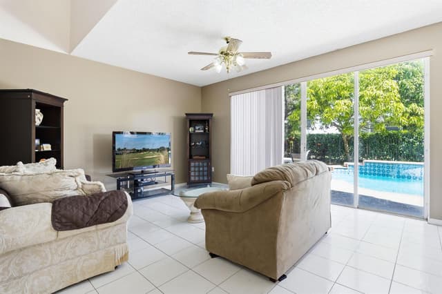 2430 WESTMONT Drive, Royal Palm Beach FL 33411 - Royal Palm Beach, FL - Photo 5