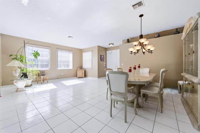 2430 WESTMONT Drive, Royal Palm Beach FL 33411 - Royal Palm Beach, FL - Photo 4