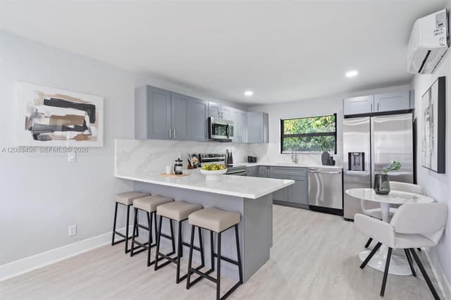 6405 Dawson St, Hollywood FL 33023 - Hollywood, FL - Photo 6