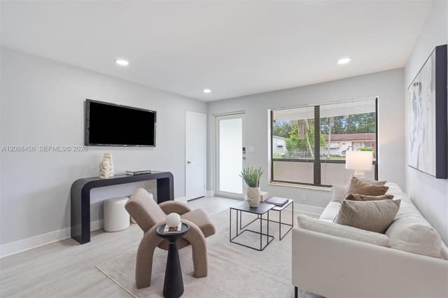 6405 Dawson St, Hollywood FL 33023 - Hollywood, FL - Photo 5