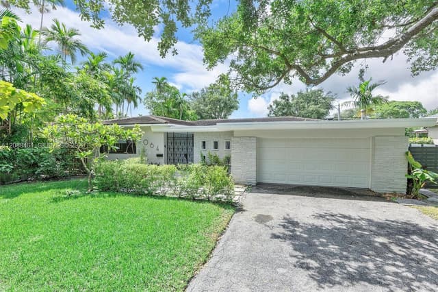1064 NE 97th St, Miami Shores FL 33138 - Miami Shores, FL - Photo 2