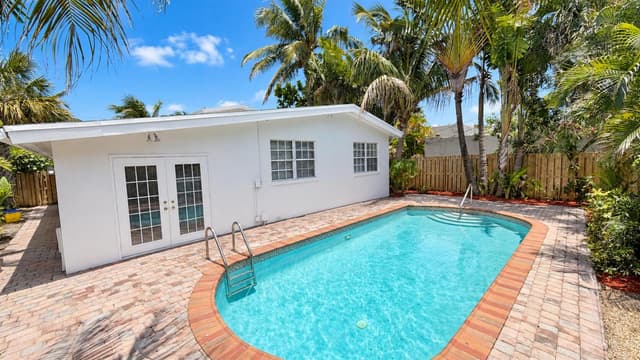 211 Dartmouth Drive, FL 33460 - Photo 2