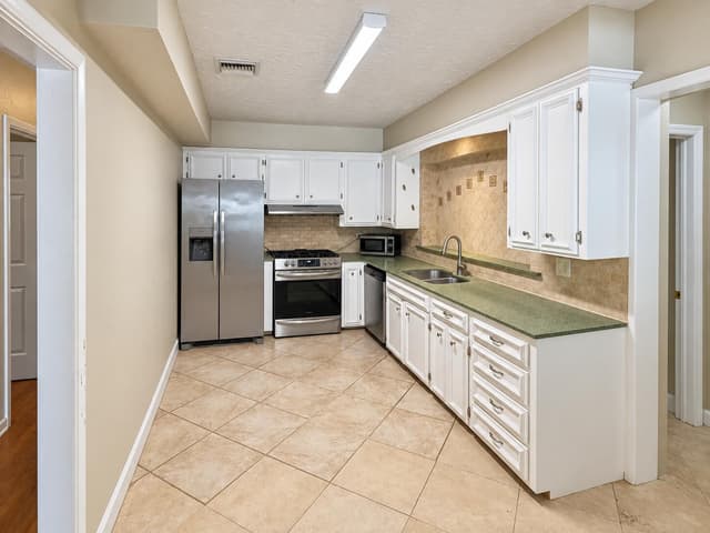 211 Dartmouth Drive, FL 33460 - Photo 7