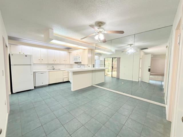 710 7th Lane, Palm Beach Gardens FL 33418 - Palm Beach Gardens, FL - Photo 3