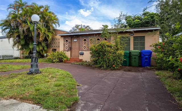 4070 NW 6th St, Miami FL 33126 - Miami, FL - Photo 2