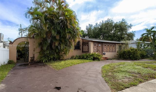 4070 NW 6th St, Miami FL 33126 - Miami, FL - Photo 3