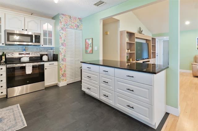2160 NW 110th Ave, Sunrise FL 33322 - Sunrise, FL - Photo 6