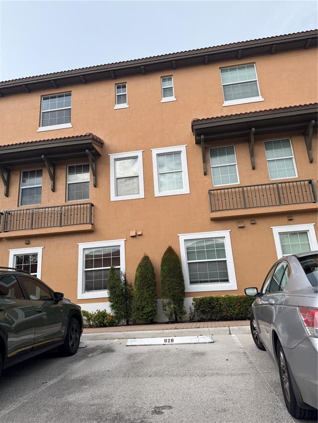 928 SW 147th Ave # 2906, Pembroke Pines FL 33027 - Pembroke Pines, FL - Photo 5