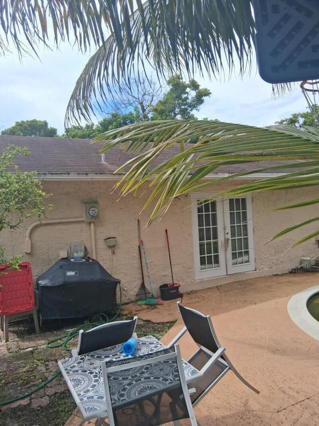 8171 SW 5th Court, North Lauderdale FL 33068 - North Lauderdale, FL - Photo 4