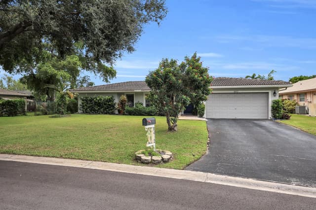 8412 NW 26TH Drive, Coral Springs FL 33065 - Coral Springs, FL - Photo 2