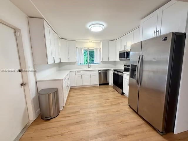 252 SW 61st Ave, Plantation FL 33317 - Plantation, FL - Photo 6