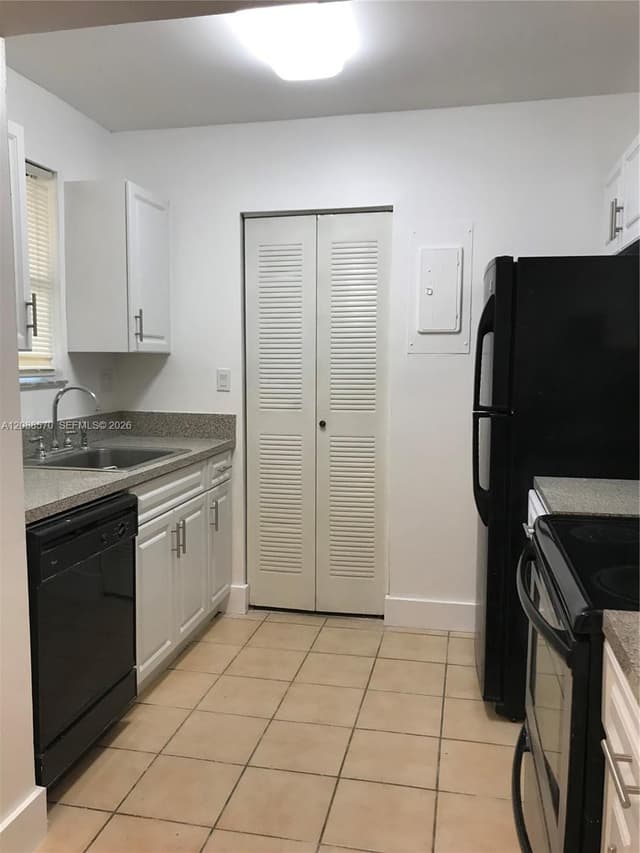 666 NW 114th Ave # 203, Sweetwater FL 33172 - Sweetwater, FL - Photo 2