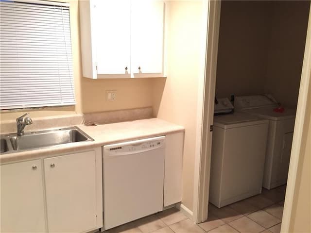 1204 SW 74th Avenue, North Lauderdale FL 33068 - North Lauderdale, FL - Photo 5