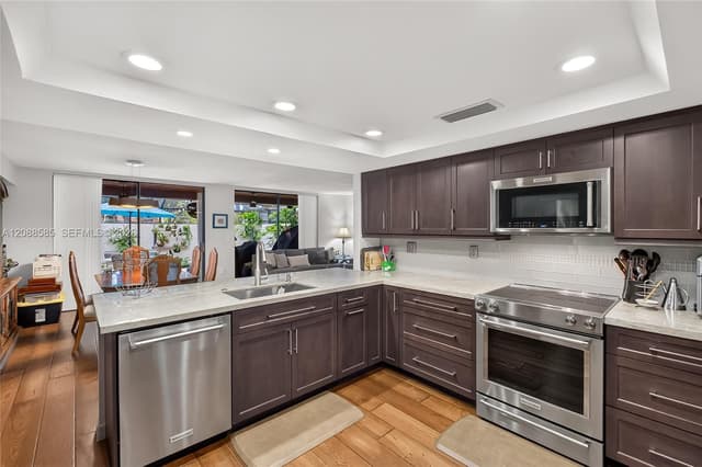 10656 SW 76th Ter, Miami FL 33173 - Miami, FL - Photo 3