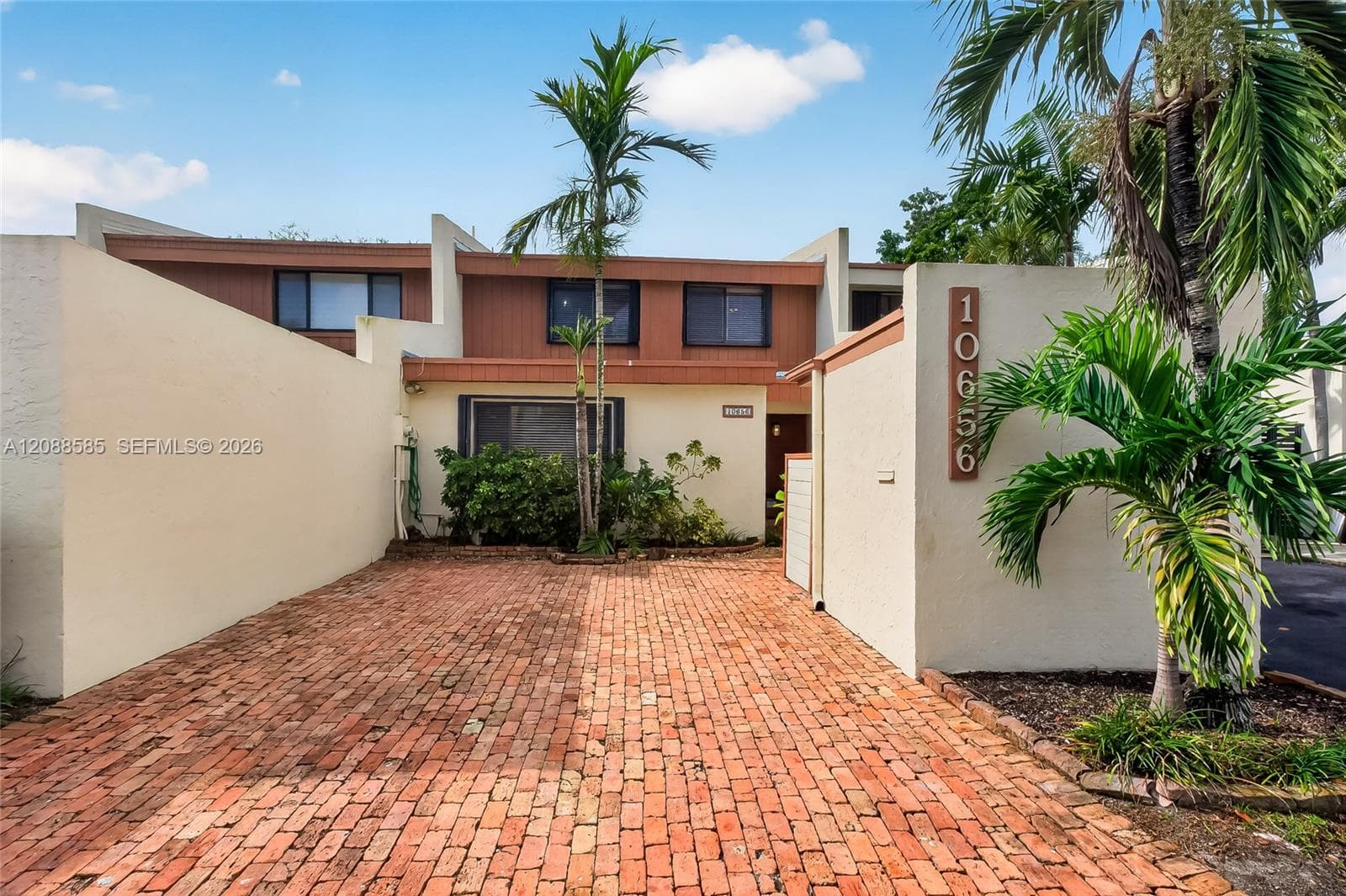 10656 SW 76th Ter, Miami FL 33173 - Miami, FL - Photo 1