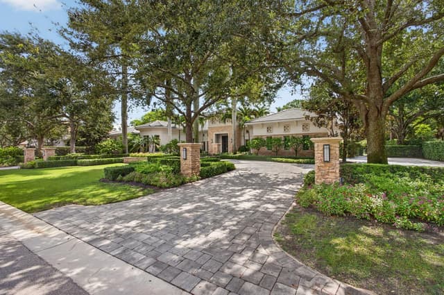 12200 TILLINGHAST Circle, Palm Beach Gardens FL 33418 - Palm Beach Gardens, FL - Photo 2