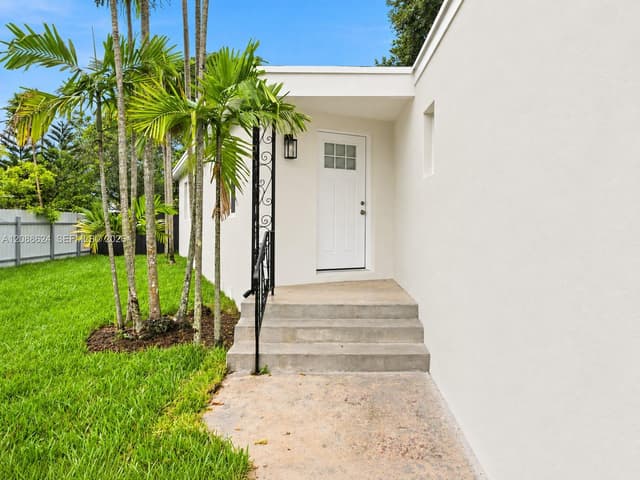 380 NW 130th St, North Miami FL 33168 - North Miami, FL - Photo 2