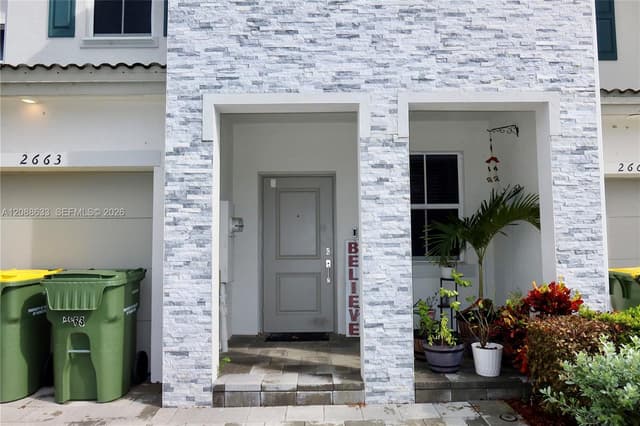 2663 SE 10th St, Homestead FL 33035 - Homestead, FL - Photo 2
