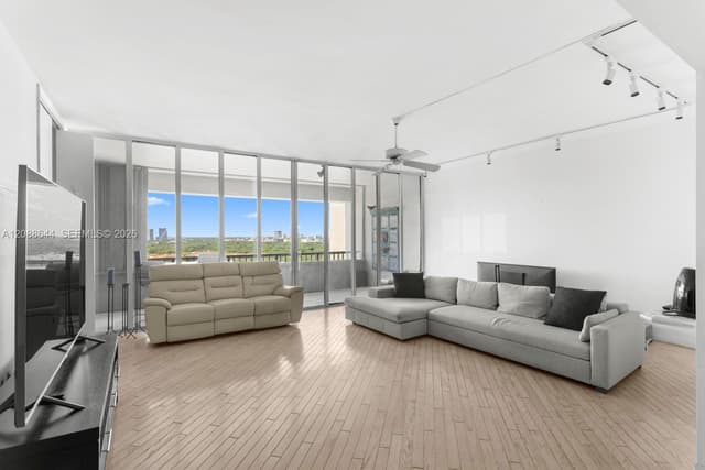 3 Grove Isle Dr, Miami FL 33133 - Miami, FL - Photo 7