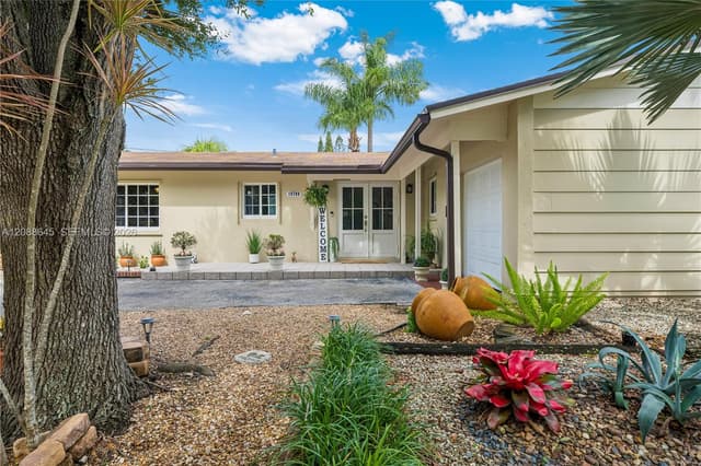 19780 SW 101st Ave, Cutler Bay FL 33157 - Cutler Bay, FL - Photo 4