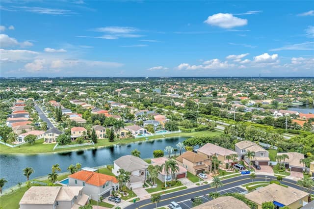 15922 NW 14th Pl, Pembroke Pines FL 33028 - Pembroke Pines, FL - Photo 7