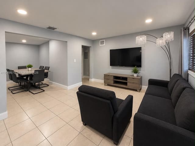 1869 NW 83rd Ter, Miami FL 33147 - Miami, FL - Photo 2