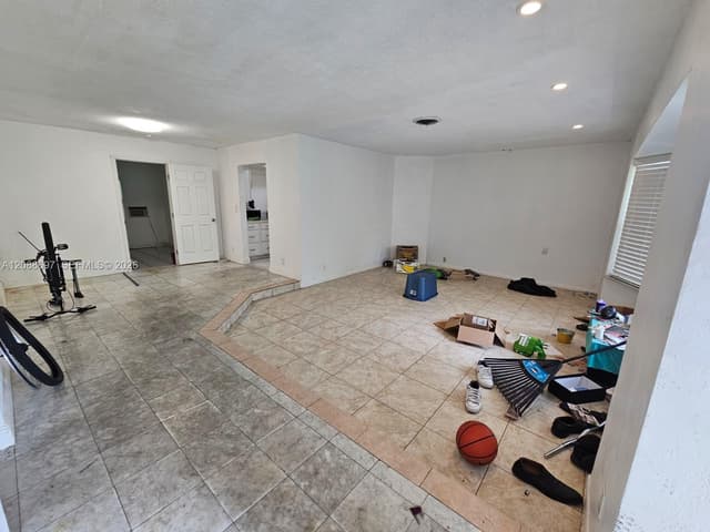 830 SW 50th Ave, Margate FL 33068 - Margate, FL - Photo 7