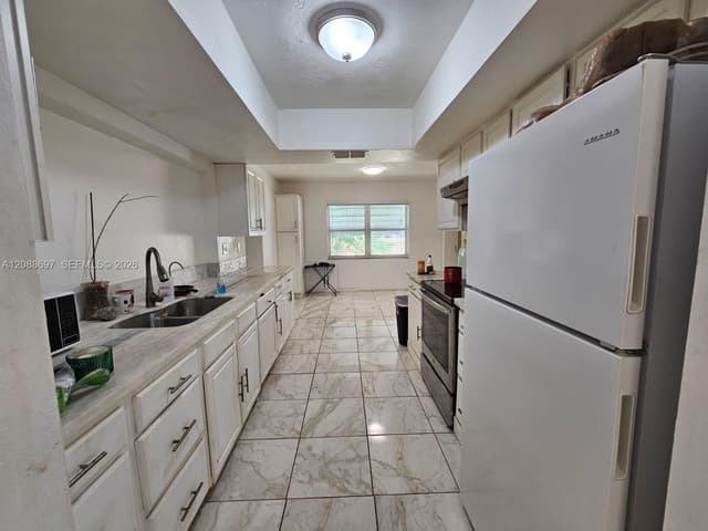 830 SW 50th Ave, Margate FL 33068 - Margate, FL - Photo 3